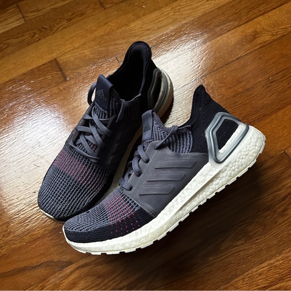 Womens Adidas Purple Boost Shoes - Picture 3 of 9